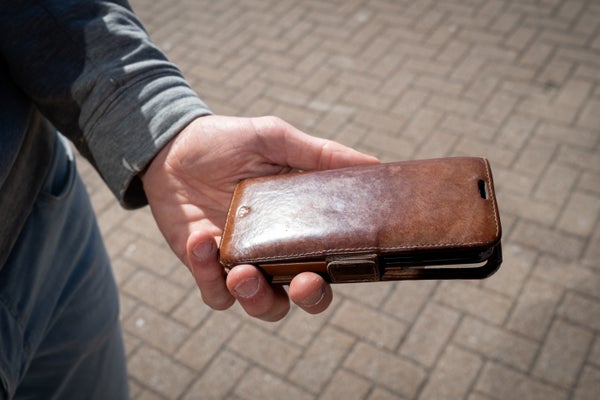 Säljare körde ut bedragare efter krångel med mobilköp – polis berömmer insatsen